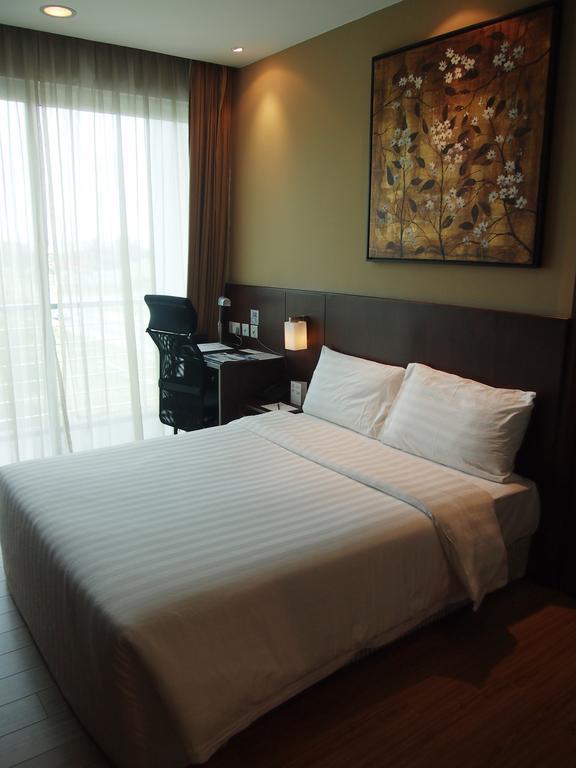 Roomz Hotel Seria Kültér fotó