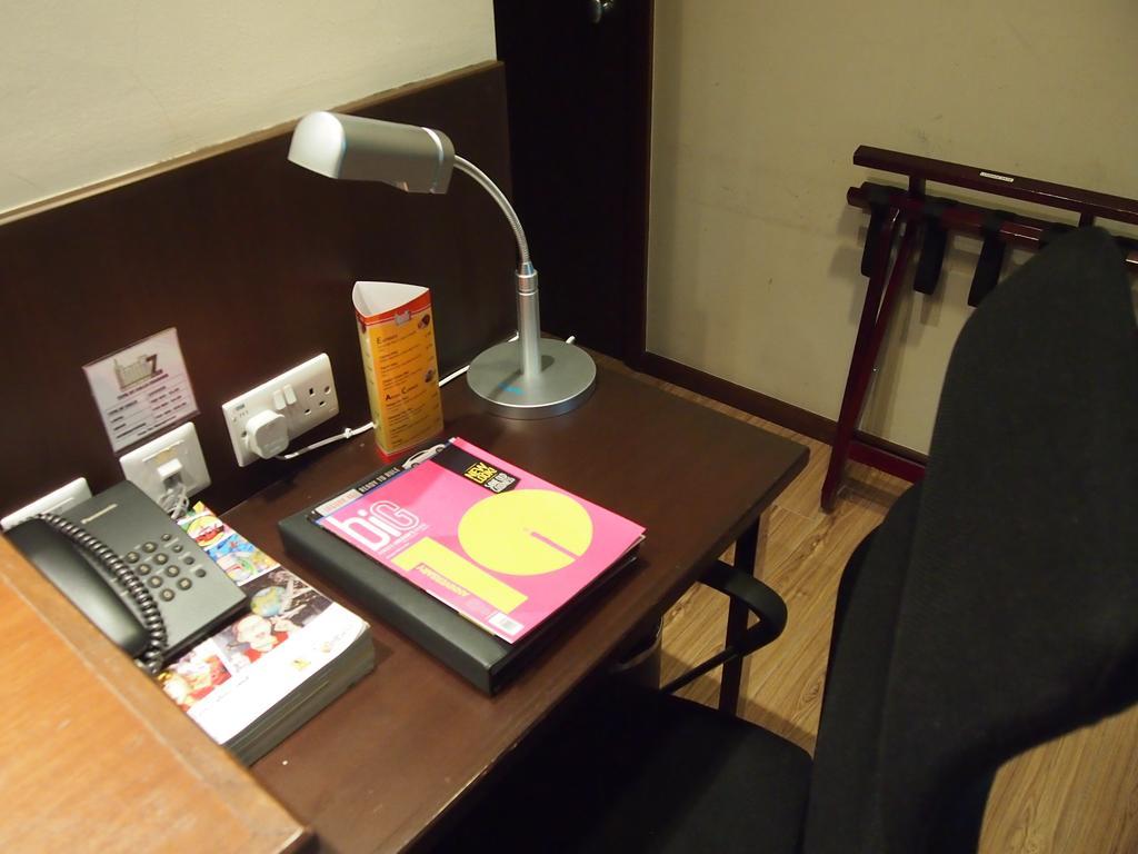 Roomz Hotel Seria Kültér fotó