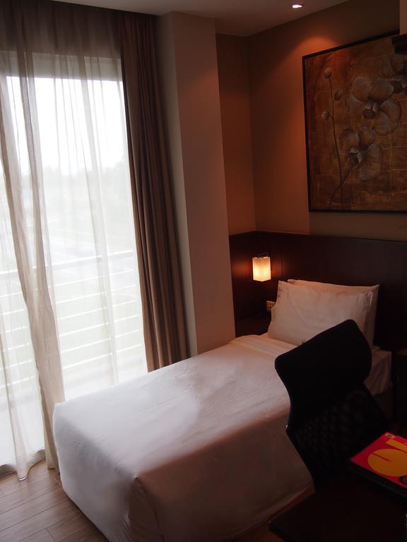Roomz Hotel Seria Kültér fotó