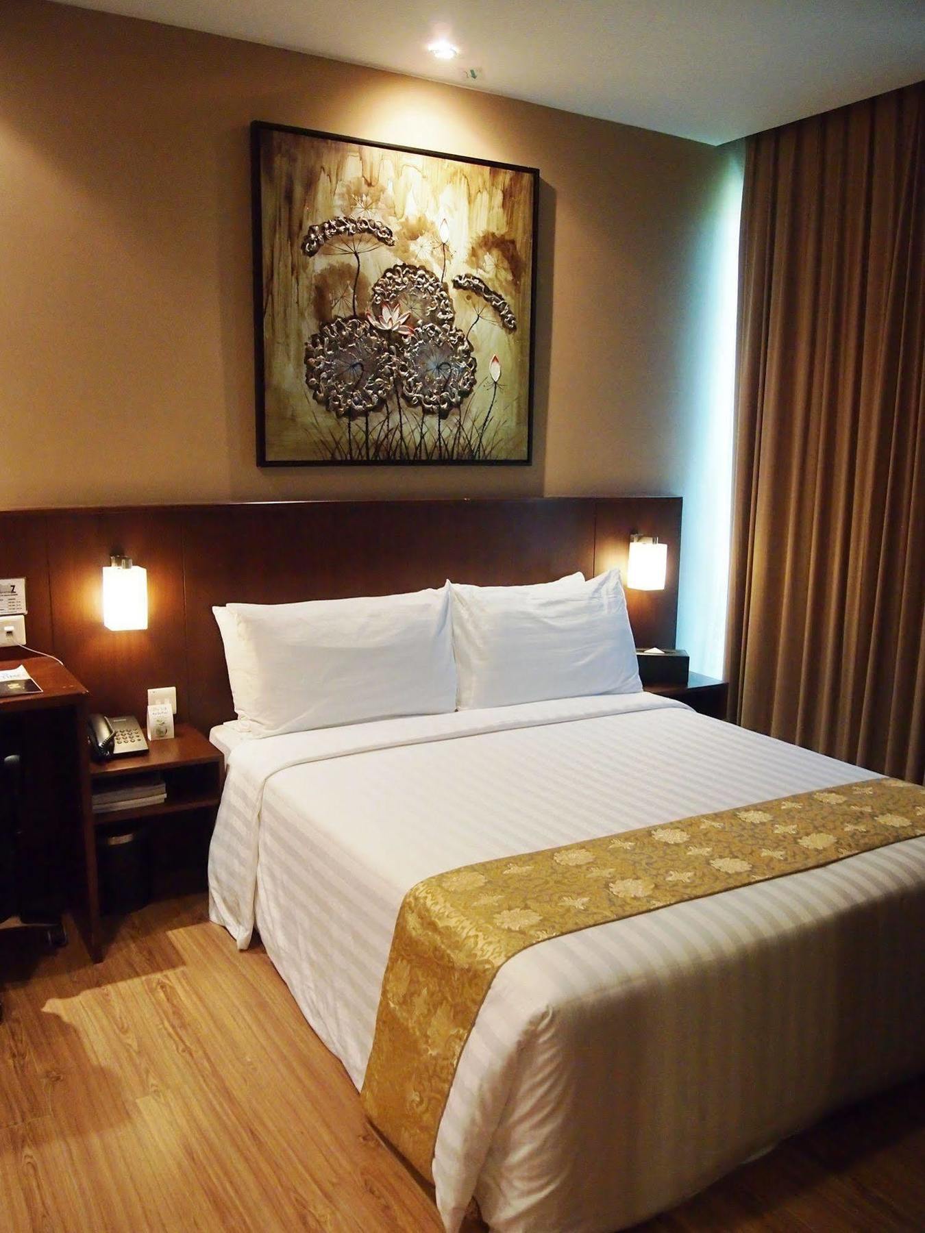 Roomz Hotel Seria Kültér fotó