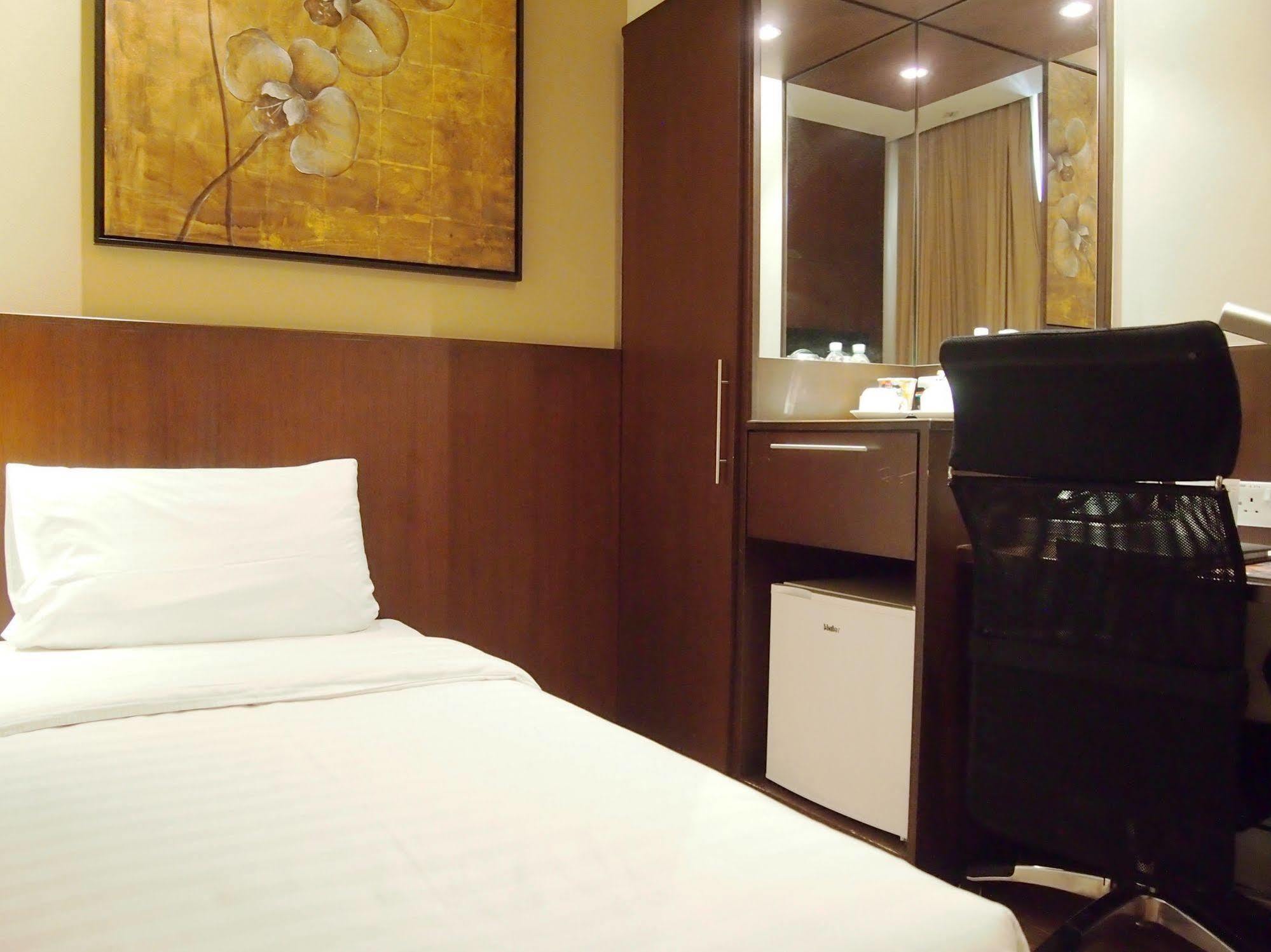 Roomz Hotel Seria Kültér fotó