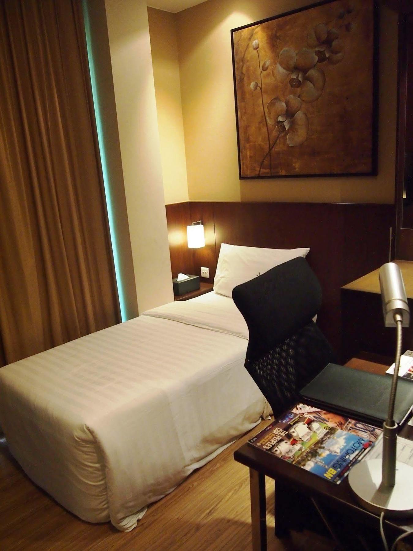 Roomz Hotel Seria Kültér fotó