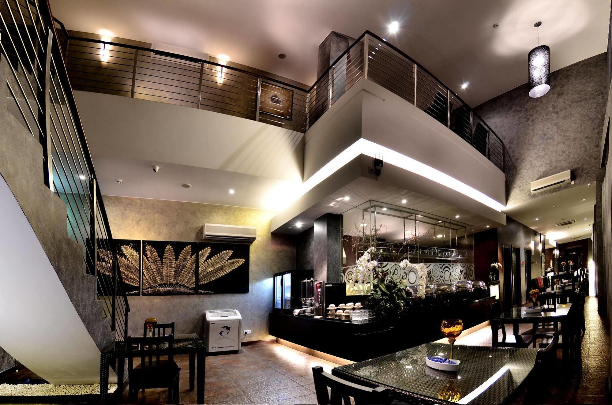 Roomz Hotel Seria Kültér fotó
