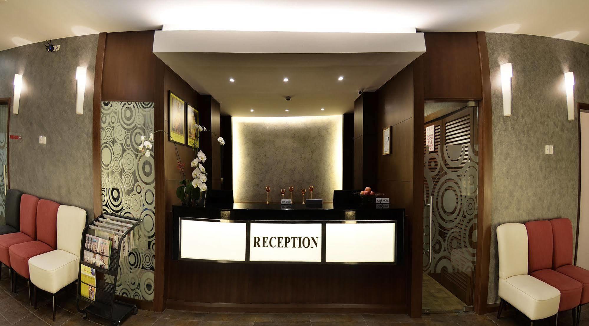 Roomz Hotel Seria Kültér fotó